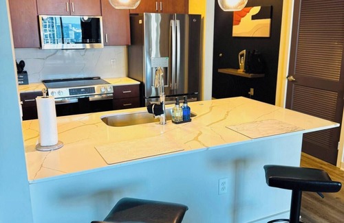 Midtown Apartment | Enjoy a stylish experience at this centrally-located Skyline Retreat.