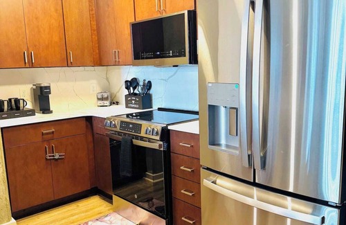 Midtown Apartment | Enjoy a stylish experience at this centrally-located Skyline Retreat.