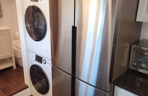 Manor Cabin | Enjoy a unique tiny-home getaway in peaceful Manor with AC, WiFi, and 13 acres!