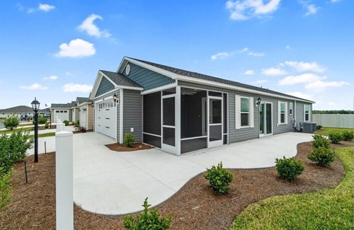 Wildwood House | Enjoy all Florida and The Villages has to offer in your stunning patio villa!
