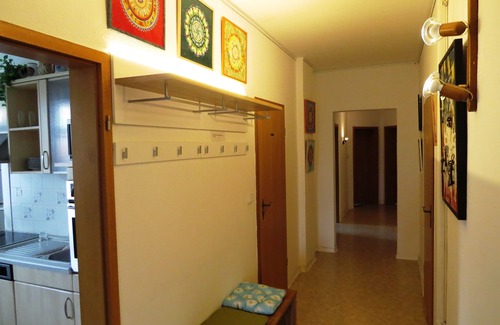 Reick Apartment | Enjoy art in the Dresdner FEWO "HAMAX" & experience culture
