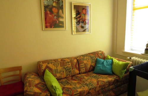 Reick Apartment | Enjoy art in the Dresdner FEWO "HAMAX" & experience culture