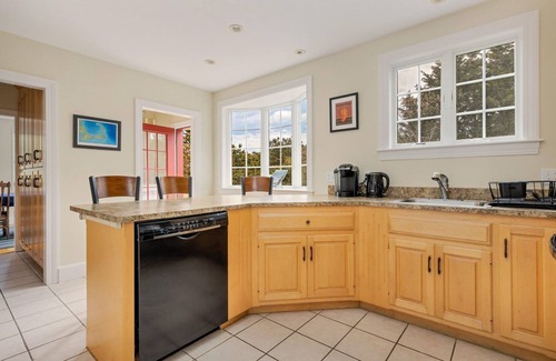 North Truro House | Enjoy Beach Plum House! Spacious 6BD Home - Near Ocean Beaches, Lots of Privacy