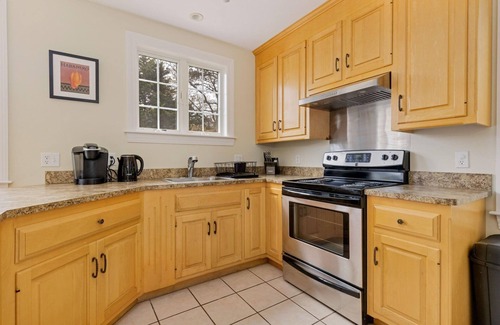 North Truro House | Enjoy Beach Plum House! Spacious 6BD Home - Near Ocean Beaches, Lots of Privacy