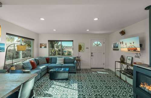 Eastside Santa Cruz House | Enjoy Blue Evo. Newly remodeled, private back yard, new Hot tub, Pet Friendly, walk to the beach