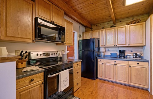 Sapphire House | Enjoy Breathtaking Views in Sapphire - Happy Jack's Cabin