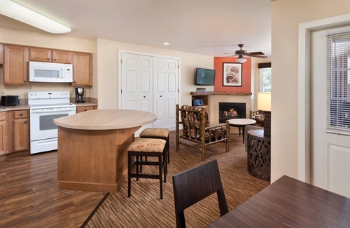 Castle Glen Estates Condo | Enjoy fireworks over lake from resort in Big Bear