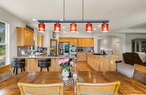 Auburn House | 🏡Enjoy Gorgeous Views🌲 in Most Prestigious Gated Community 🪫FREE Tesla charging🔋