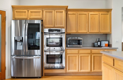 Auburn House | 🏡Enjoy Gorgeous Views🌲 in Most Prestigious Gated Community 🪫FREE Tesla charging🔋