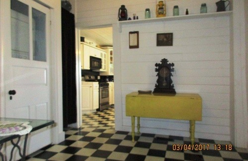 Franklin House | ENJOY HISTORIC DOWNTOWN FRANKLIN-STARTING AT 139 PER NIGHT SLEEPS 8!