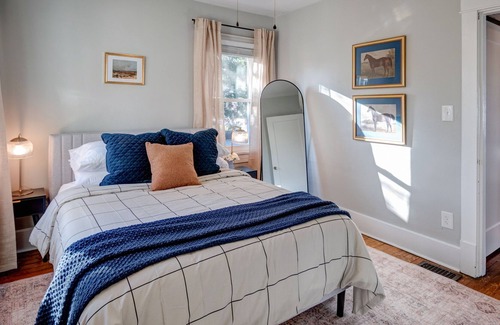 Audubon House | Enjoy Holidays with Family at Cozy Designer Cottage! Quiet Neighborhood, Central