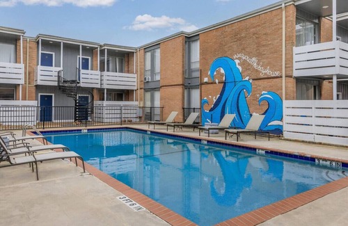 Nassau Bay Apartment | Enjoy Houston Bay Area & Downtown Near NASA Center