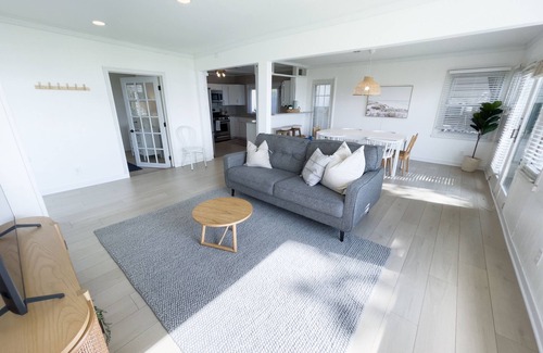 Stoughton House | Enjoy lakefront living on Lake Kegonsa! - Under New Mgmt in 2025!