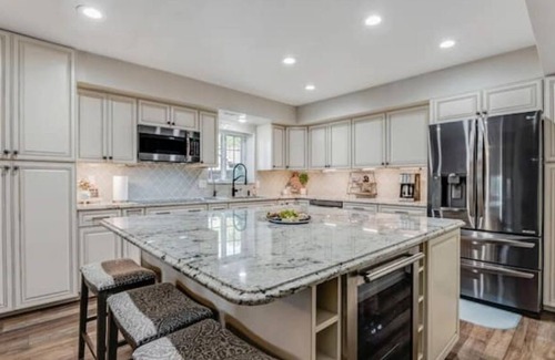 Gravois Mills House | Enjoy Lakeside Luxury At It's Finest