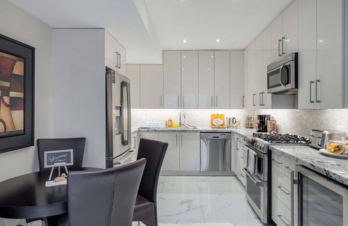 North York Apartment | Enjoy Luxury Suite in Quiet Ravine Retreat. Enjoy yourself Book or request dates