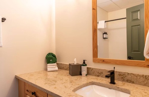 Schroon Lake Hotel | Enjoy Natural Beauty Right Off Schroon Lake | 3 Cozy Units