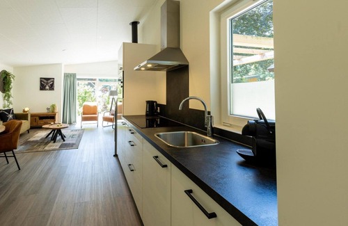 Wekerom House | Enjoy nature and the hottub in your own yard