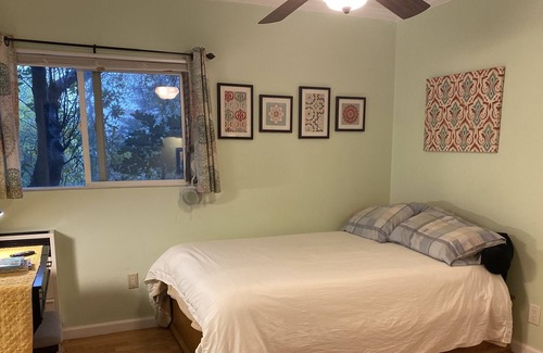 Altadena Apartment | Enjoy Nature at this Hill Top Studio!