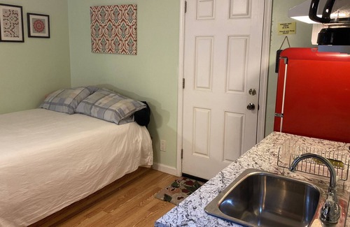 Altadena Apartment | Enjoy Nature at this Hill Top Studio!