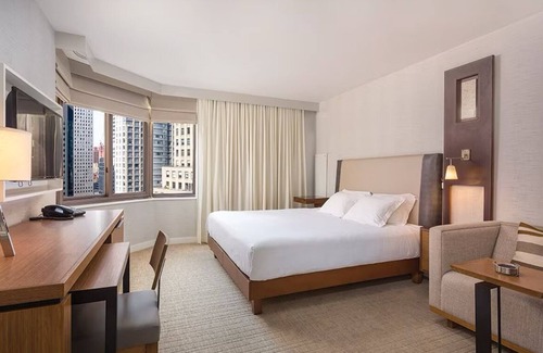 Midtown East Resort | Enjoy New York Fashion Week "NYFW" from this Manhattan Resort Near Times Square!