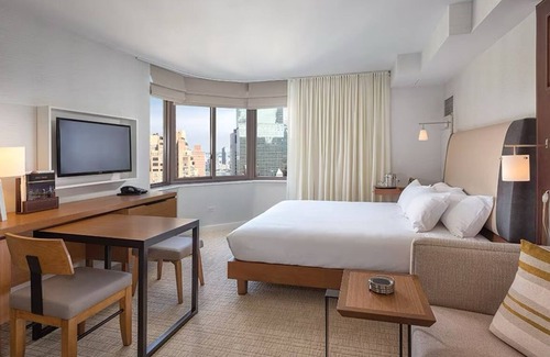 Midtown East Resort | Enjoy New York Fashion Week "NYFW" from this Manhattan Resort Near Times Square!