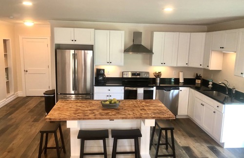 Middletown House | Enjoy Newport & Our Beaches In A Modern, Open Concept Home - Fits 12 Comfortably