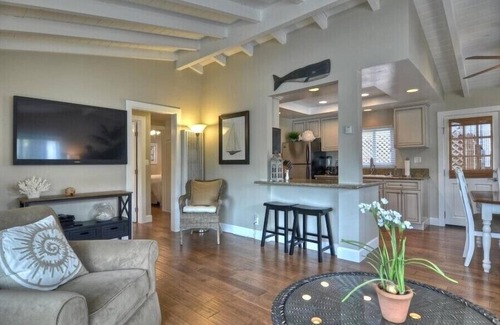 Corona del Mar Cottage | Enjoy Ocean View from Large Private Patio, A/C & Garage