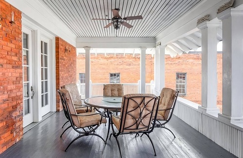 Abbeville House | Enjoy Quality Time w/Family! Onsite Parking! Close to Abbeville Opera House!