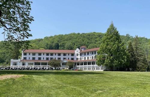 Shawnee On Delaware House | Enjoy Scenic River Views from a Quaint Haven Near the Pocono Mountains