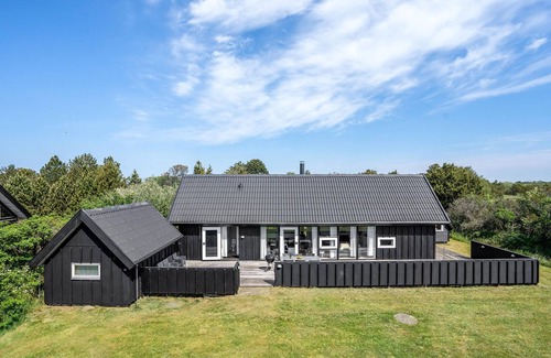 Kandestederne House | Enjoy some unforgettable vacations in this vacation home near Kandestederne Strand.