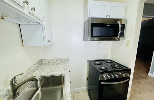 Ashley Oaks House | Enjoy spacious apartment near DWTN Knoxville - 15 min