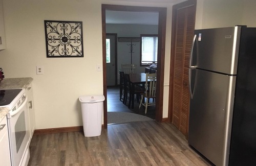Tannersville House | Enjoy Spring Skiing -5 min to Hunter Mtn (now owned by VAIL) 5 BDRM House