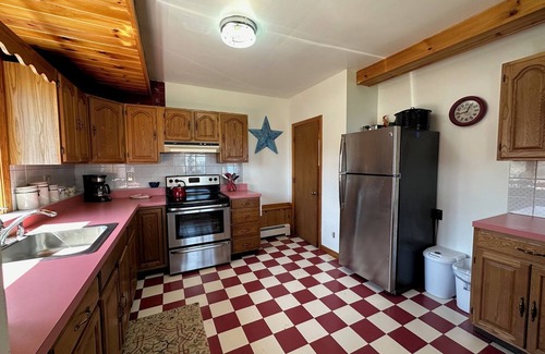Mid-Coast and Islands Cottage | Enjoy Stunning Ocean Views & Coastal Access at Sea Mist Overlook!