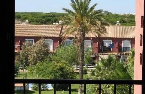 Chiclana de la Frontera Apartment | Enjoy summer and in sunny Costa de la Luz, Golf Nearby. 50m to Shops/Restaurant
