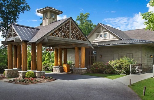Cashiers Condo | Enjoy the Blue Ridge Mountains in this 2BD condo resort retreat