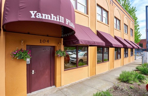 Newberg Apartment | Enjoy the downtown vibe at the Yamhill Flats: Suite 3