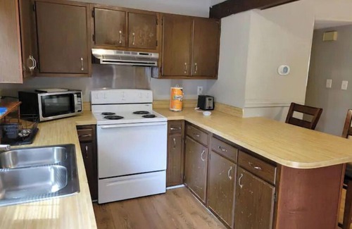 Jacksonville House | Enjoy the entire home and savor your privacy!