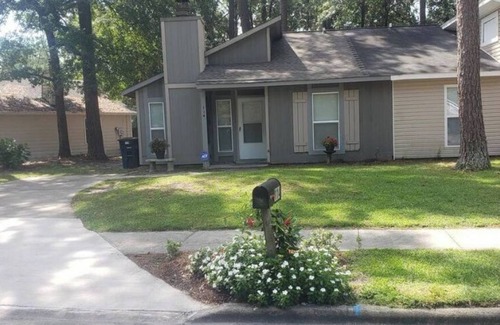 Jacksonville House | Enjoy the entire home and savor your privacy!