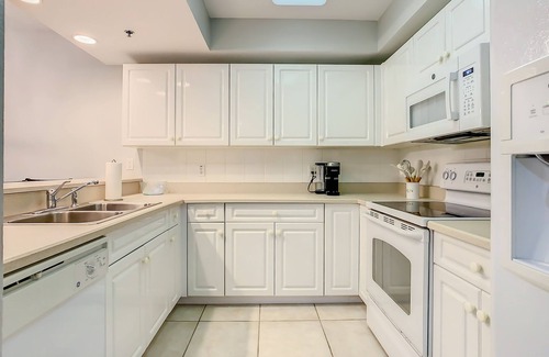 New Smyrna Beach Condo | Enjoy the gorgeous sunset in this beautiful 3/2 condo ~ OW9-305