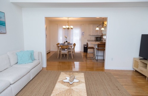 East Falmouth House | Enjoy the off season on Cape Cod in a Charming 3-BR house in pleasant E Falmouth