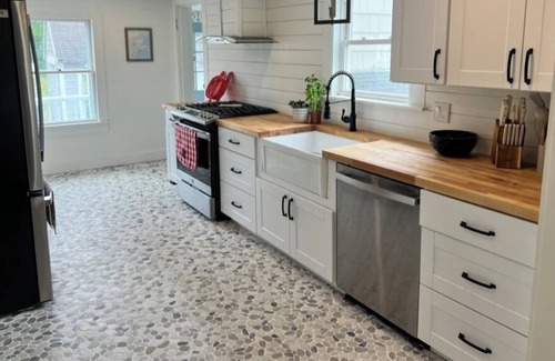 York Harbor Cottage | Enjoy the relaxing views at Oceanview Cottage