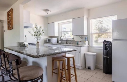 Fresno House | Enjoy the sounds of the county in a cozy home.