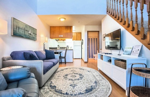 Hood River Condo | Enjoy the View - 2 Bedrooms, 2 Bathrooms - Upstairs Condo Blocks from Downtown