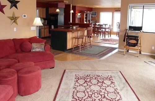 Ardenvoir House | Enjoy This 180 Degree Spectacular View Of Lake Chelan! Sunshine, Water, Wine&fun