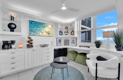 Pelican Bay Condo | Enjoy this beautiful condo at St. Maarten in gorgeous, coastal Pelican Bay!