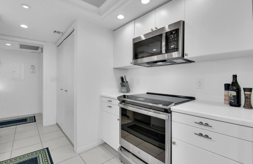 Pelican Bay Condo | Enjoy this beautiful condo at St. Maarten in gorgeous, coastal Pelican Bay!