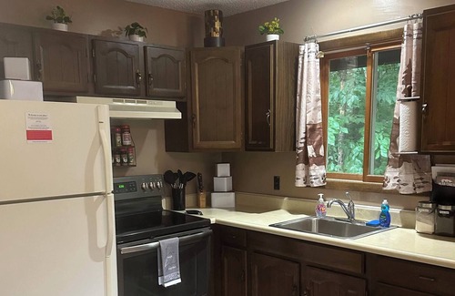 Kalkaska Cabin | Enjoy this cozy cabin nestled on 20 peaceful acres in Kalkaska Michigan.