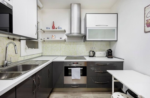 El Poble-sec Apartment | Enjoy this cozy interior apartment with capacity for 6 people, ideal for families located in the iconic Eixample neighborhood.