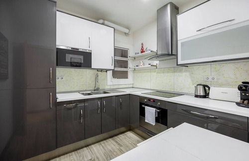 El Poble-sec Apartment | Enjoy this cozy interior apartment with capacity for 6 people, ideal for families located in the iconic Eixample neighborhood.