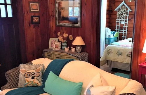 North Greece Cottage | Enjoy This vintage 1928 Lake Ontario Cottage